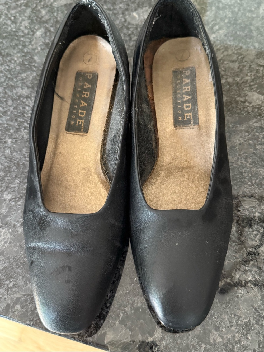 Vintage Parade Collection Leather Pumps Slip-On Closed Toe Block Heel Size 7 y2K